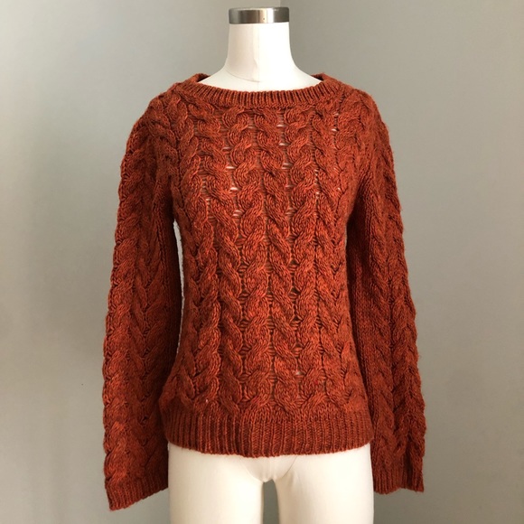 H&M Sweaters - H&M textured cable knit sweater!